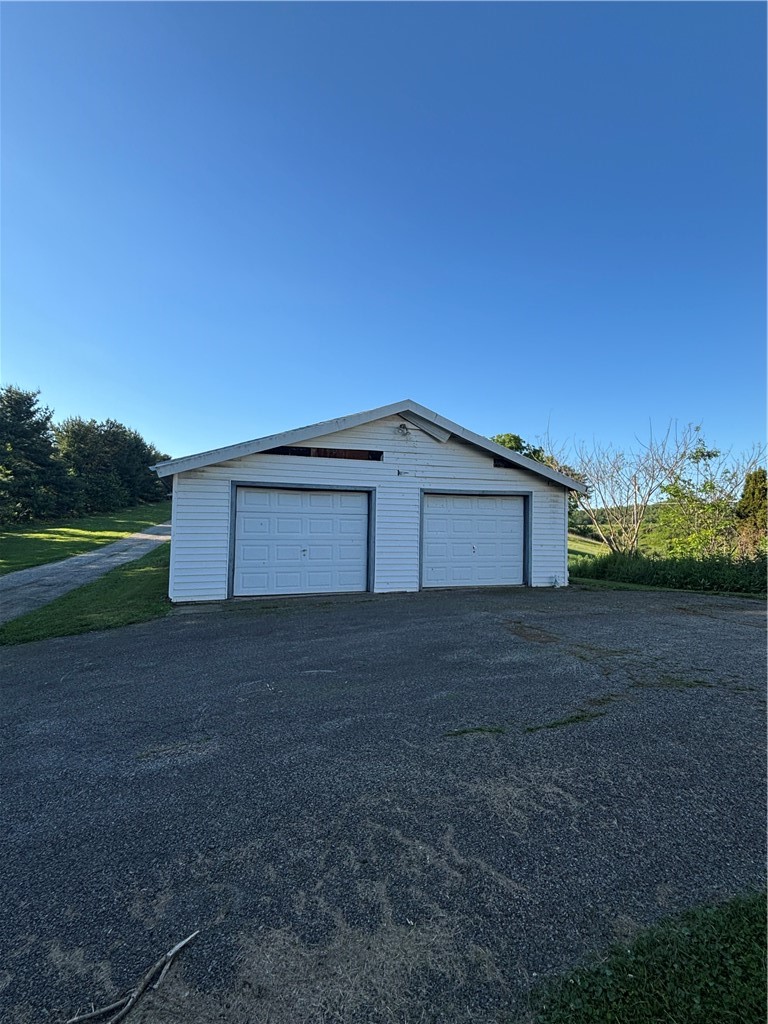 136 Hatfield Rd — photo 6