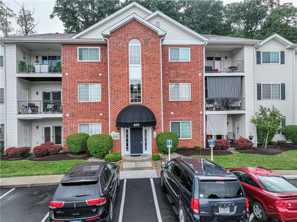 850 Hidden Ridge Crt 101 — photo 1