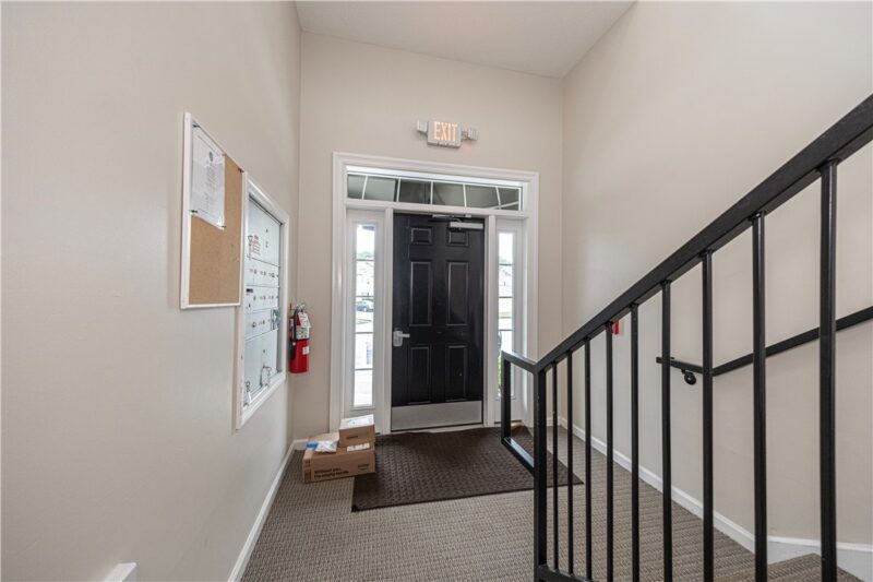 850 Hidden Ridge Crt 101 — photo 4