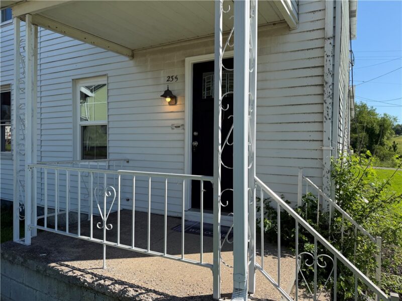235 Jefferson Ave — photo 8