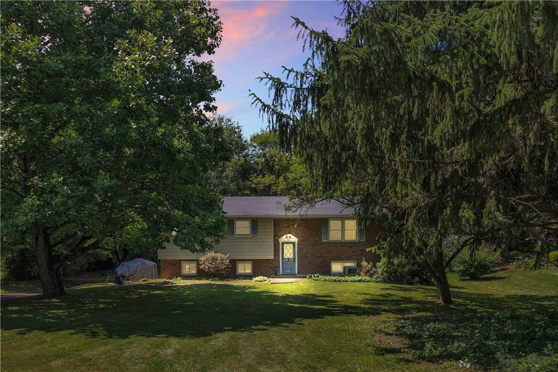 161 Margaret Dr — photo 1
