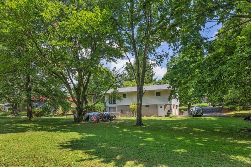 161 Margaret Dr — photo 5