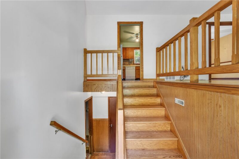 161 Margaret Dr — photo 8