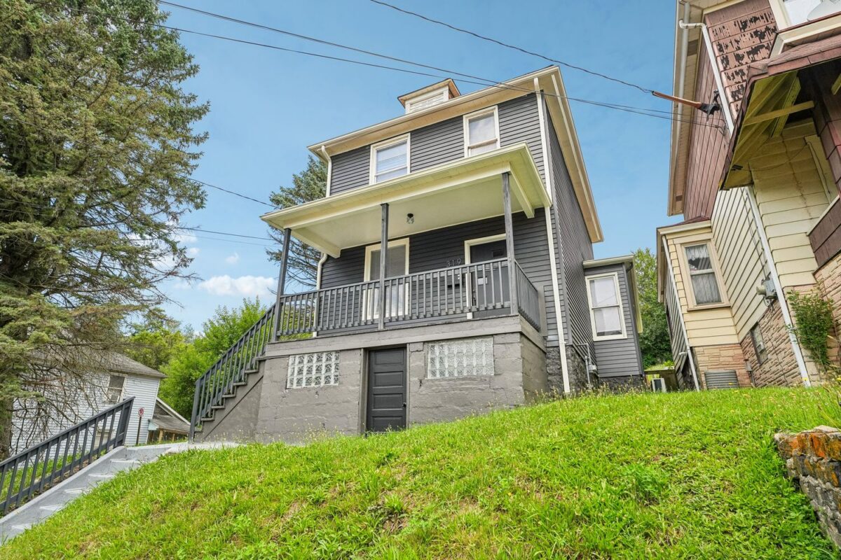 319 Bessemer AVENUE — photo 1