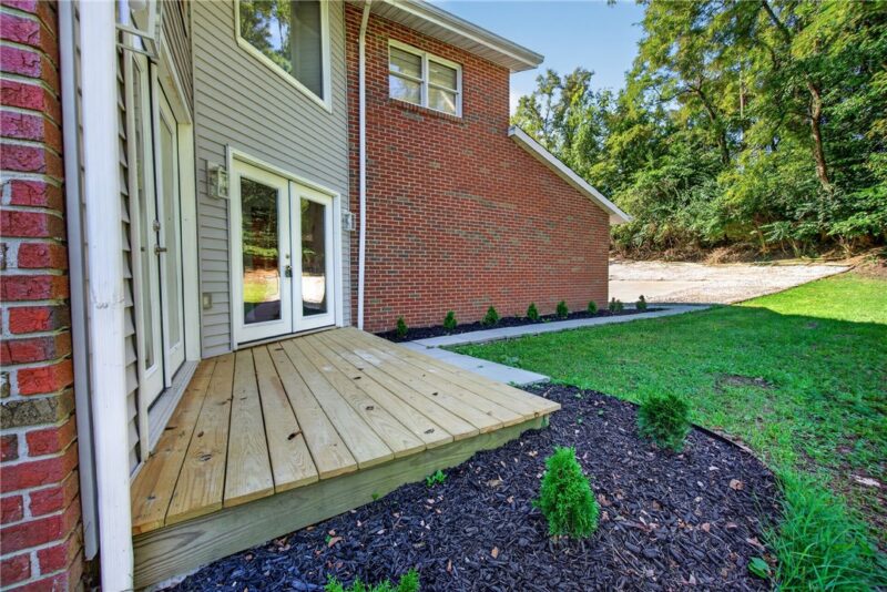 540 Lisa Dr — photo 4