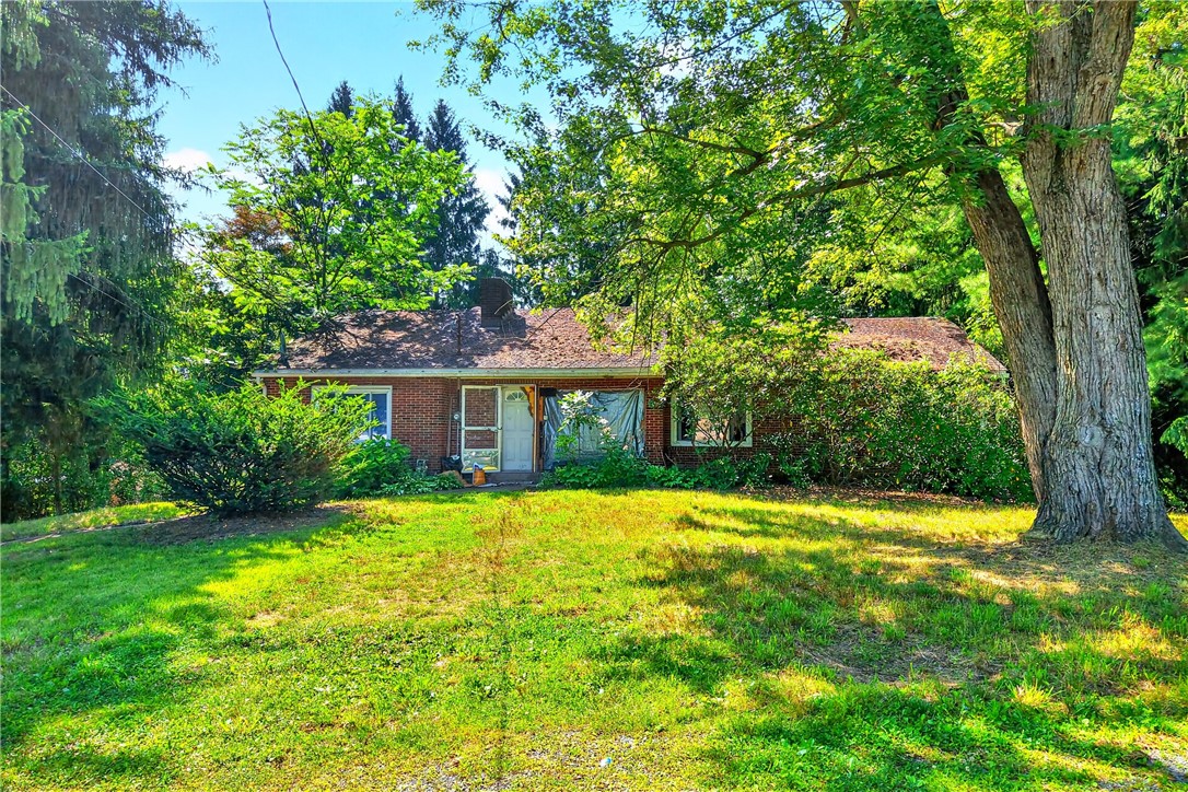 142 Franklin Ave. — photo 1