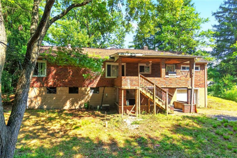 142 Franklin Ave. — photo 5