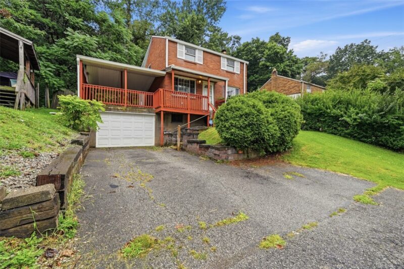 233 Macfarlane Dr — photo 2