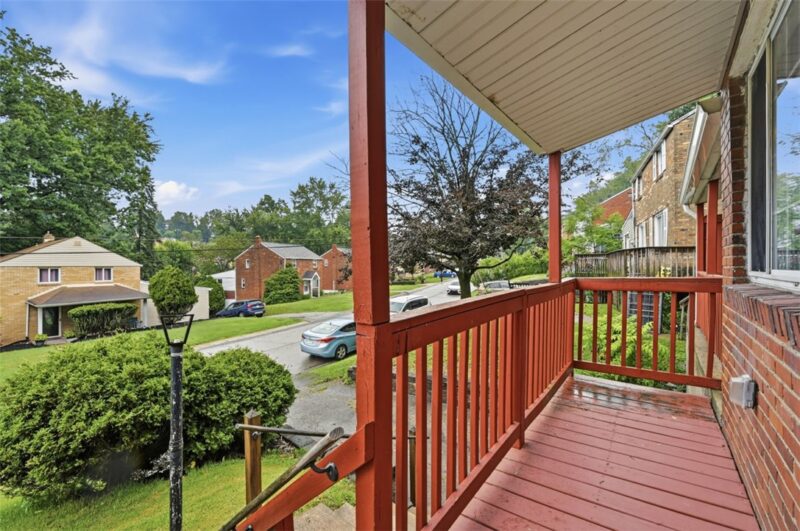 233 Macfarlane Dr — photo 5