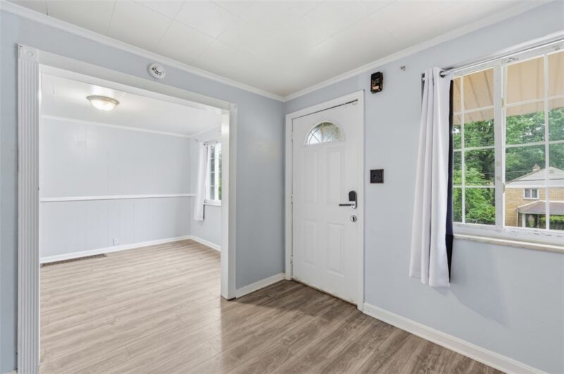 233 Macfarlane Dr — photo 6