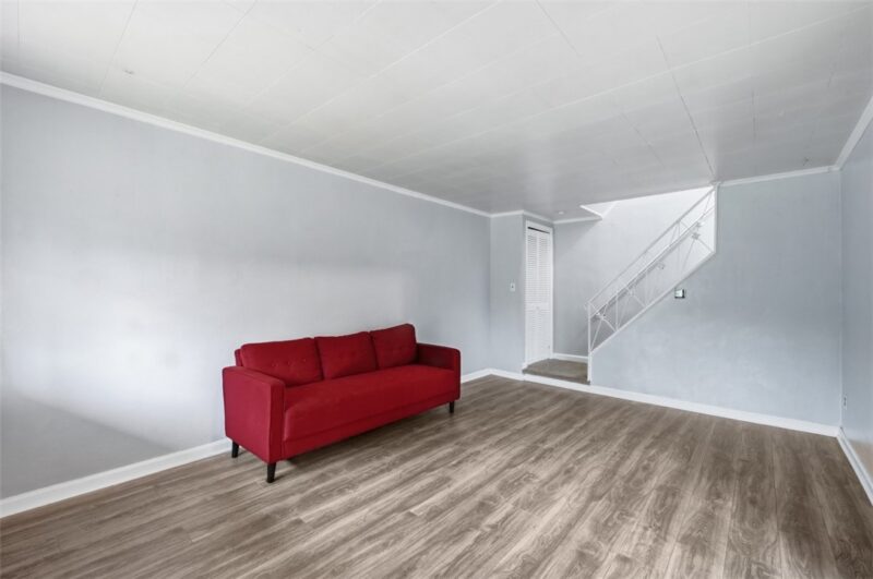 233 Macfarlane Dr — photo 8