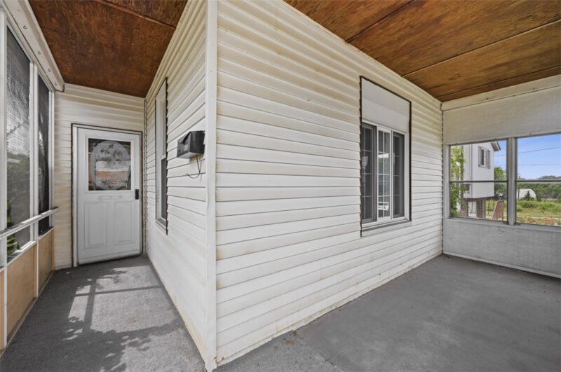912 Waddell Ave — photo 5