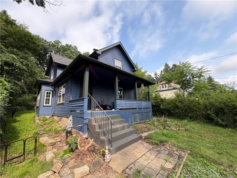 1503 Clinton Rd — photo 2