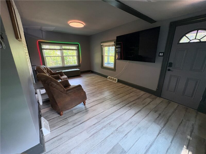 1503 Clinton Rd — photo 4