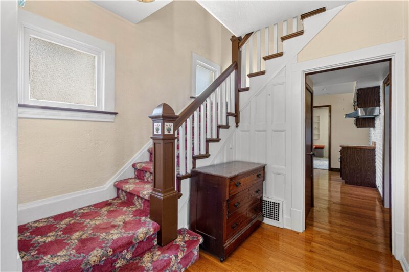 212 Center Ave — photo 7