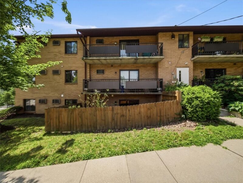 200 Waverly Ave 2 — photo 2