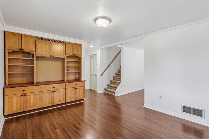 221 Rosecrest Dr — photo 7