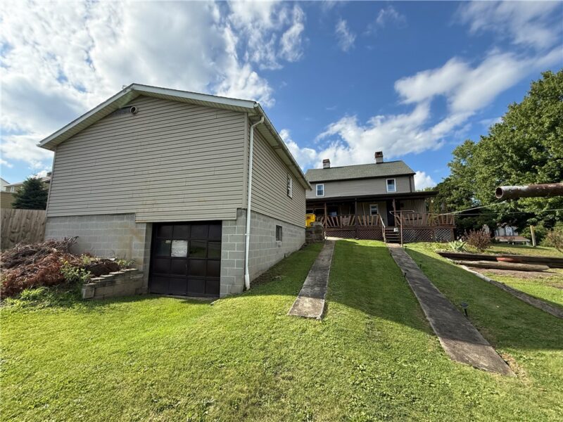 281 School Ave — photo 5