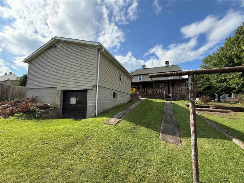 281 School Ave — photo 6