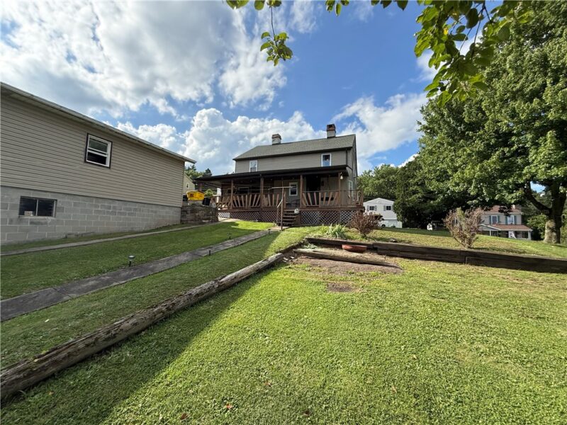 281 School Ave — photo 8