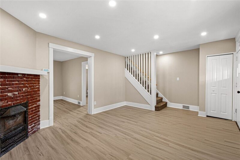 1459 Kelton Avenue — photo 3