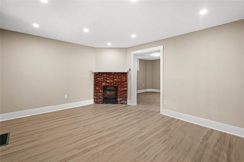 1459 Kelton Avenue — photo 4