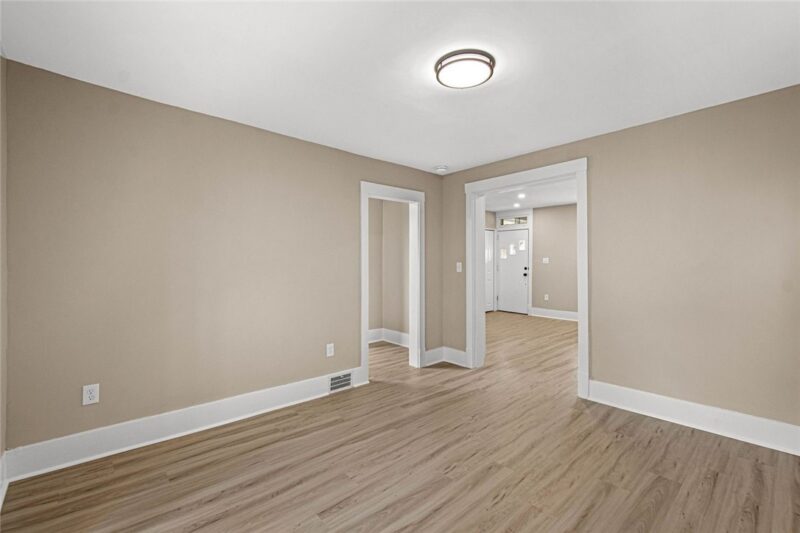1459 Kelton Avenue — photo 5