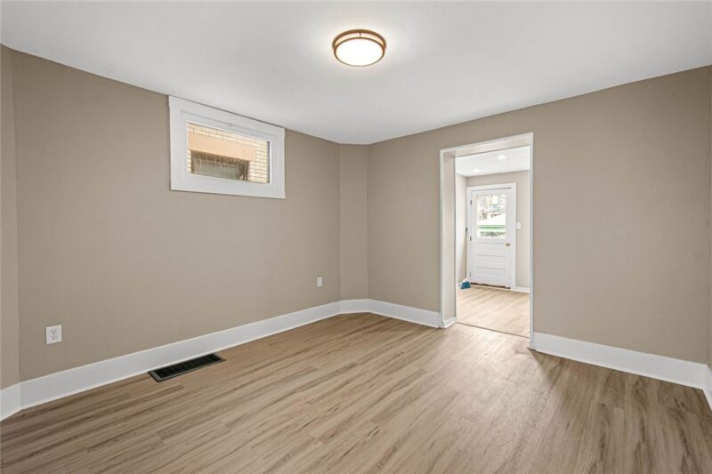 1459 Kelton Avenue — photo 6