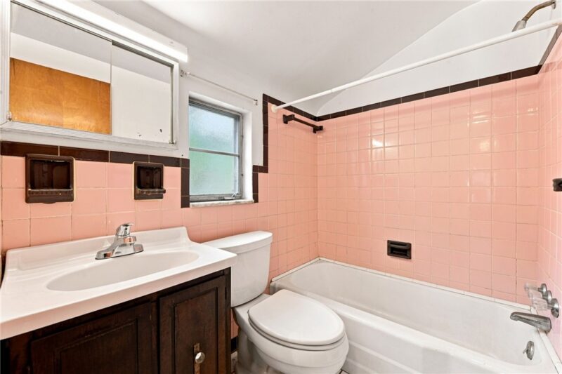 225 Alries St — photo 5