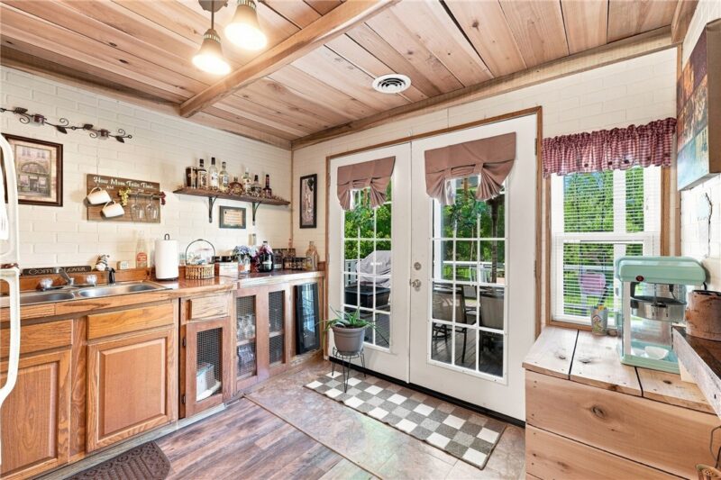 734 Mercer Rd — photo 5