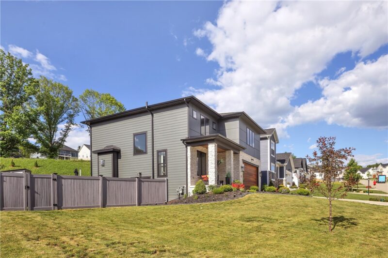 1048 Honey Locust Dr — photo 3