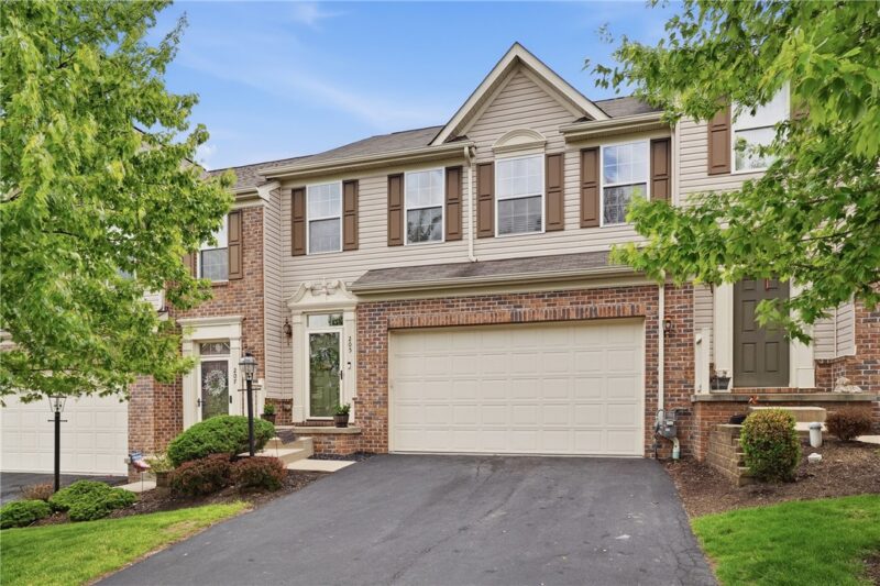 205 Broadstone Drive — photo 2