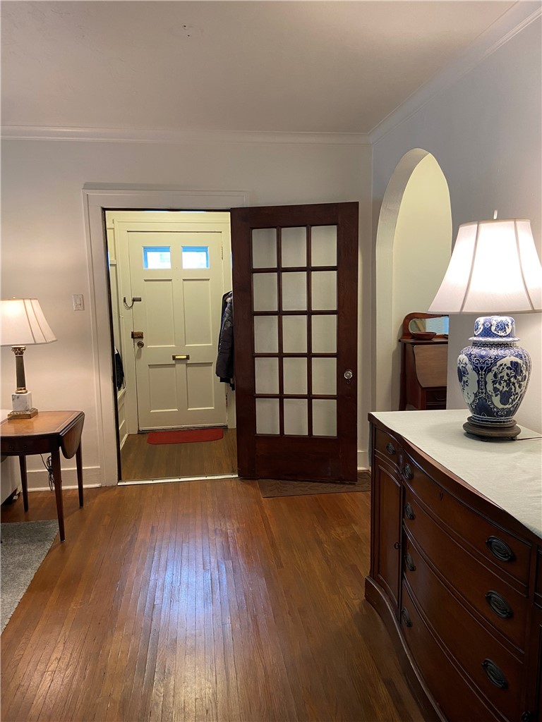 359 Wilson Ave — photo 3