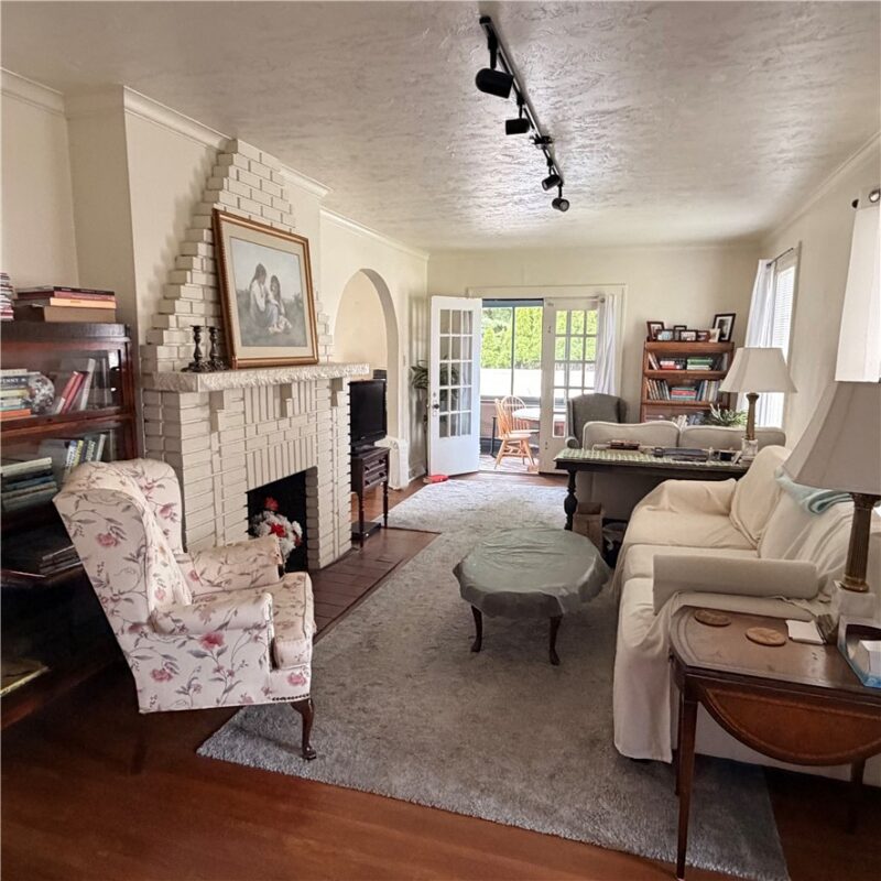 359 Wilson Ave — photo 4