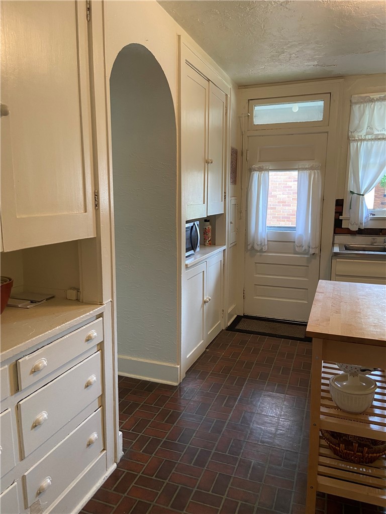 359 Wilson Ave — photo 6