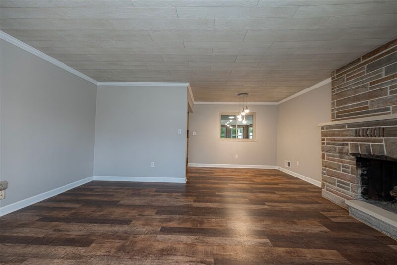 684 Crescent Blvd — photo 3