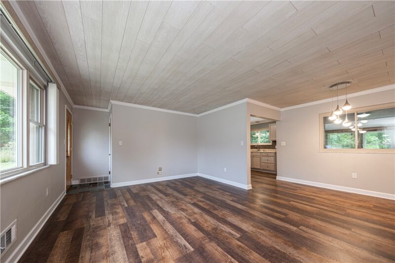 684 Crescent Blvd — photo 5