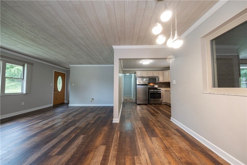 684 Crescent Blvd — photo 8