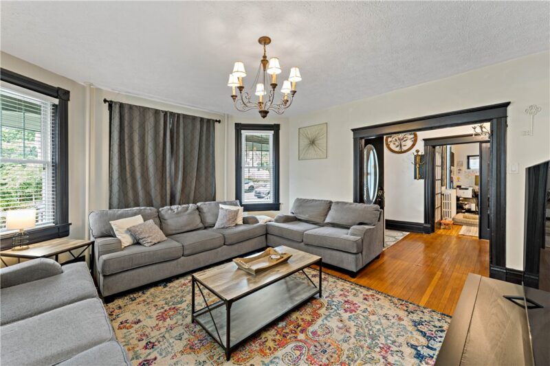 60 Ben Lomond St — photo 2
