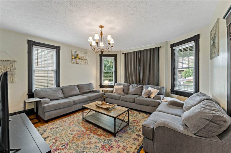 60 Ben Lomond St — photo 3