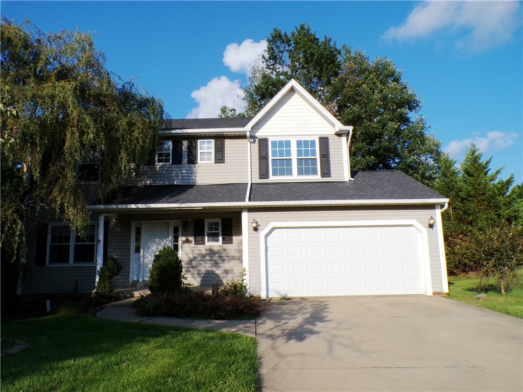 211 Hummingbird Hl — photo 1