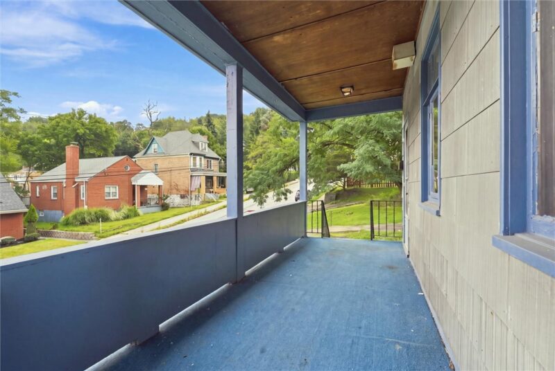 2334 Manor Ave — photo 3