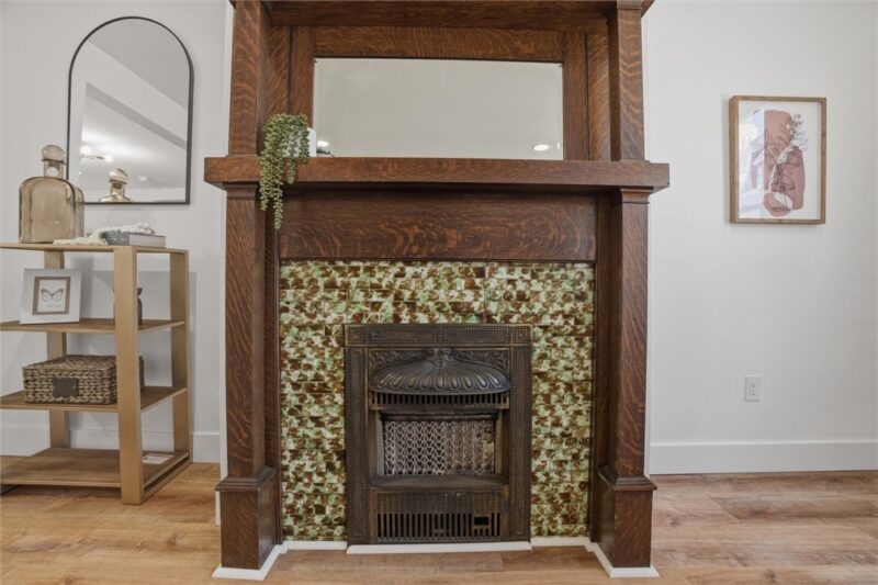 902 James St — photo 6