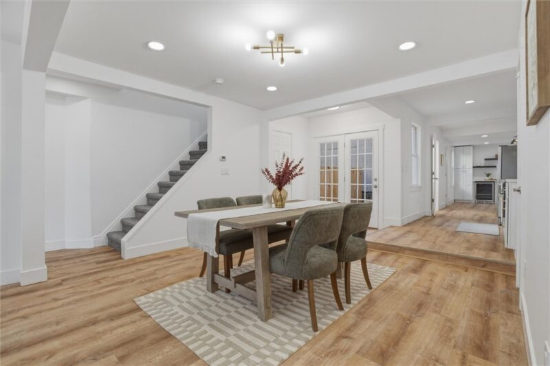 902 James St — photo 8