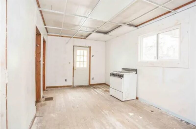 214 Upper Clinton St — photo 5