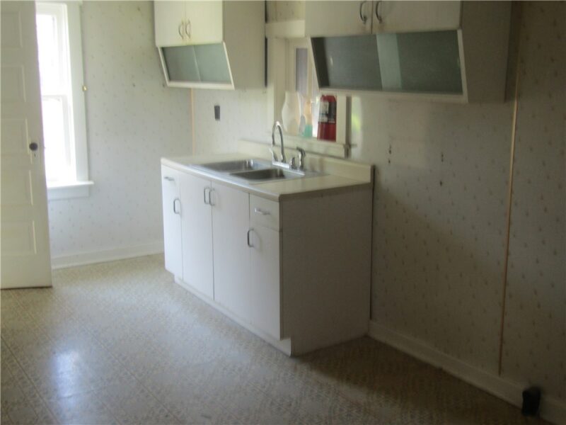 1861 N Center Avenue — photo 6