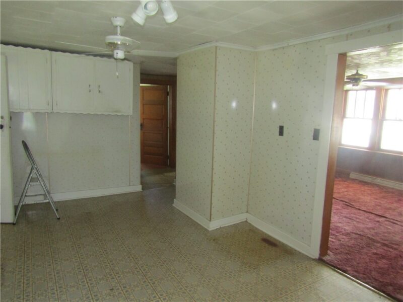 1861 N Center Avenue — photo 7