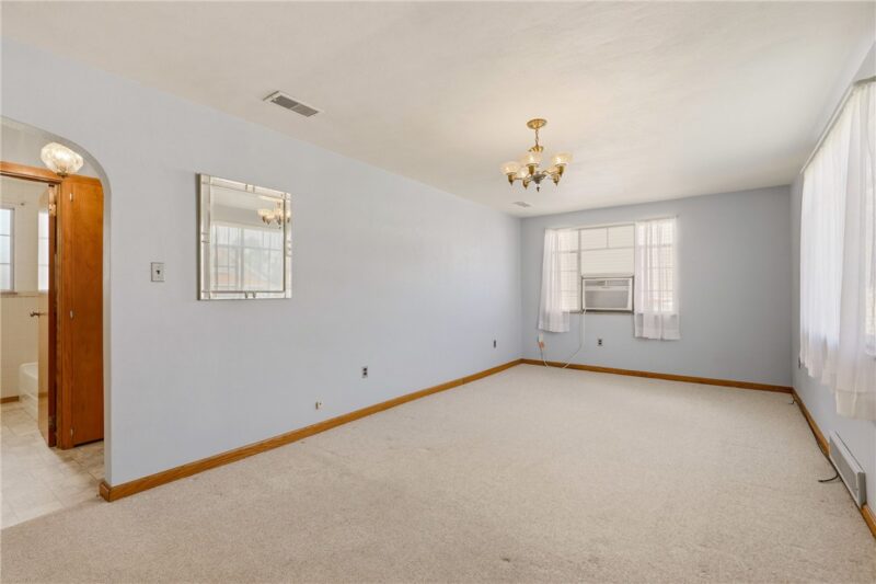 340 Columbia Street — photo 8