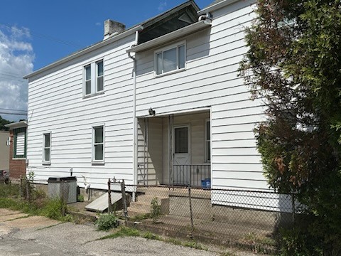 210 Munson Ave — photo 3