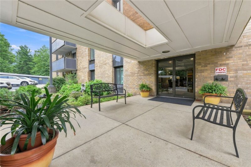 820 E Beau St. 5J — photo 2